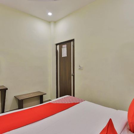 Oyo Flagship 19003 Hotel Rudra Mahal Ахмедабад Екстериор снимка