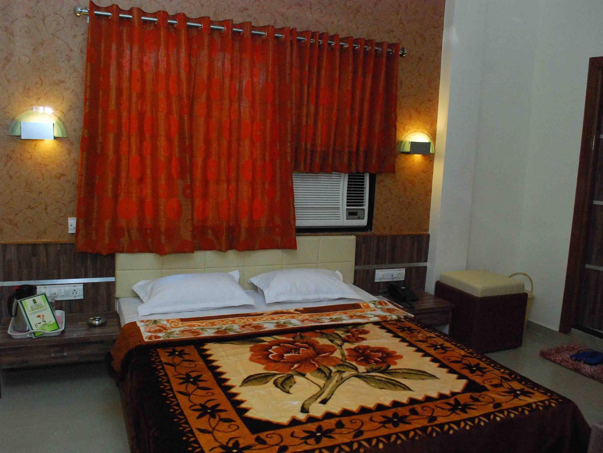 Oyo Flagship 19003 Hotel Rudra Mahal Ахмедабад Екстериор снимка