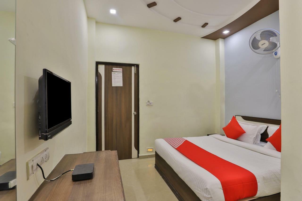 Oyo Flagship 19003 Hotel Rudra Mahal Ахмедабад Екстериор снимка