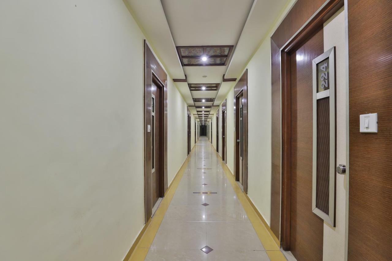 Oyo Flagship 19003 Hotel Rudra Mahal Ахмедабад Екстериор снимка