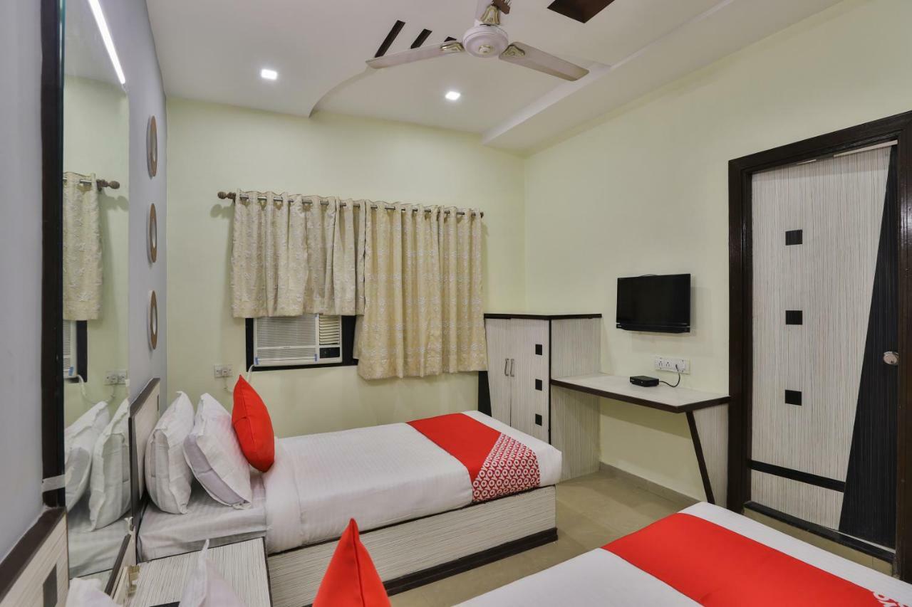 Oyo Flagship 19003 Hotel Rudra Mahal Ахмедабад Екстериор снимка