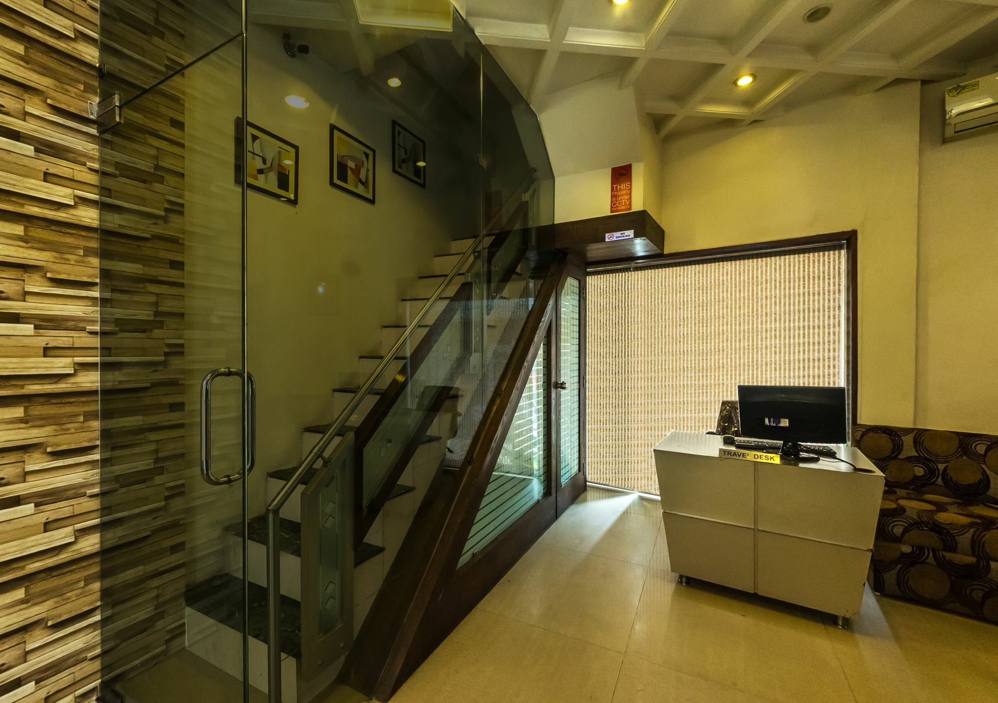Oyo Flagship 19003 Hotel Rudra Mahal Ахмедабад Екстериор снимка