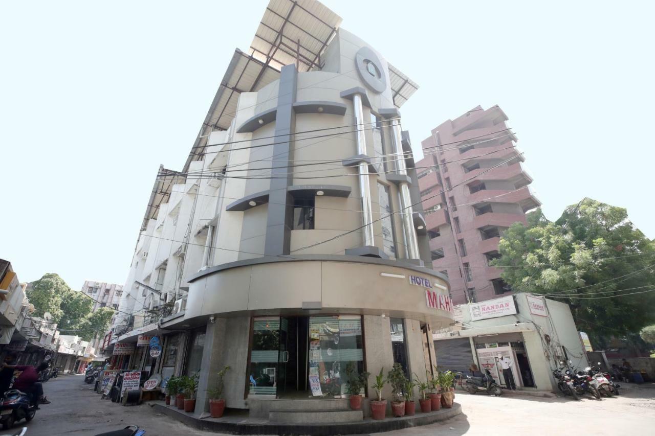 Oyo Flagship 19003 Hotel Rudra Mahal Ахмедабад Екстериор снимка