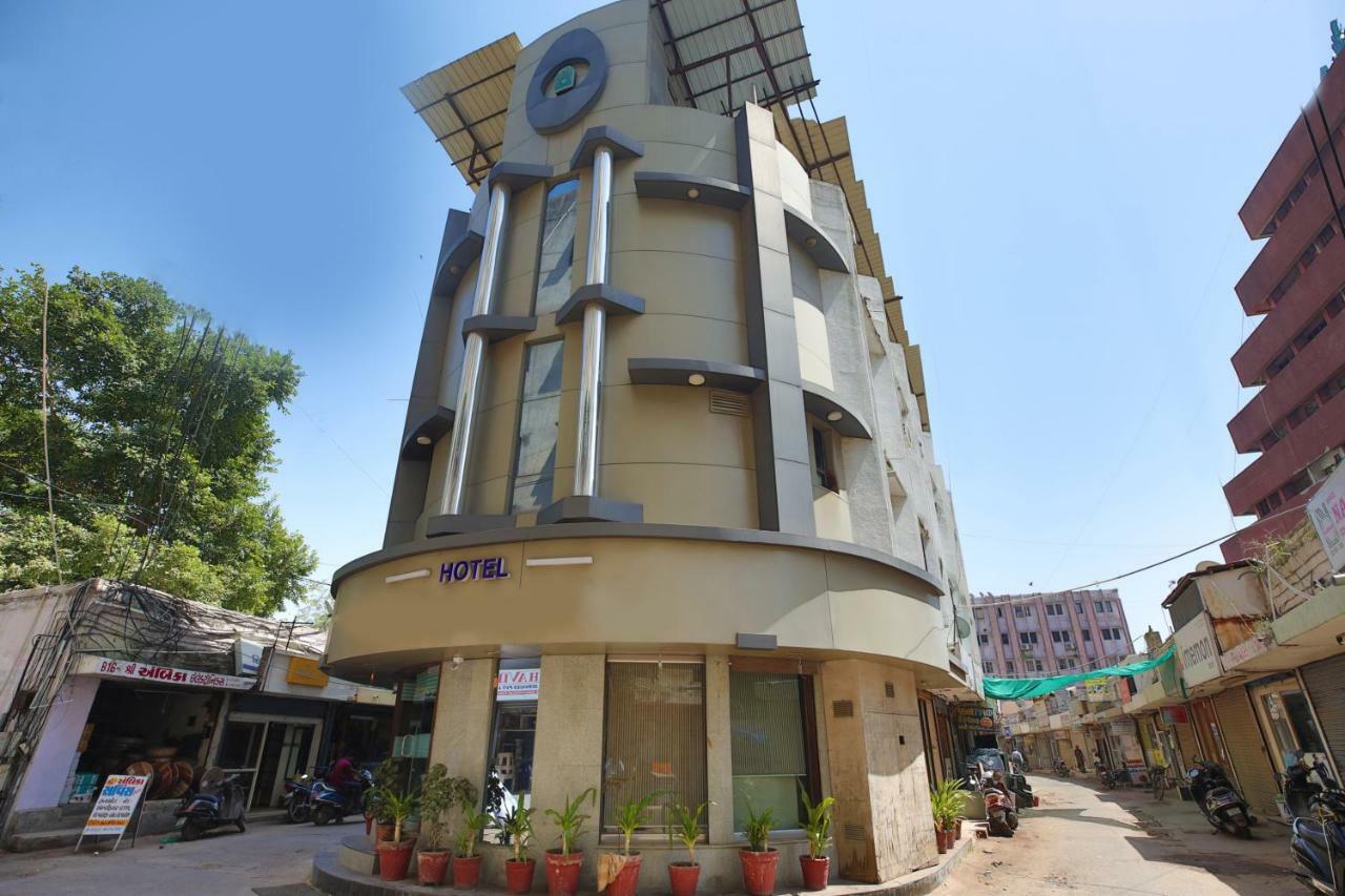 Oyo Flagship 19003 Hotel Rudra Mahal Ахмедабад Екстериор снимка