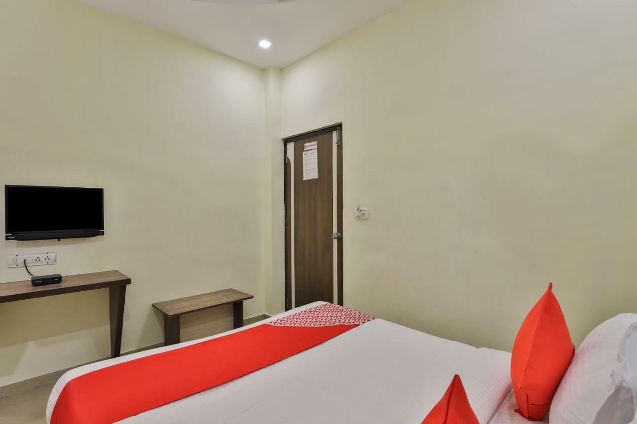 Oyo Flagship 19003 Hotel Rudra Mahal Ахмедабад Екстериор снимка