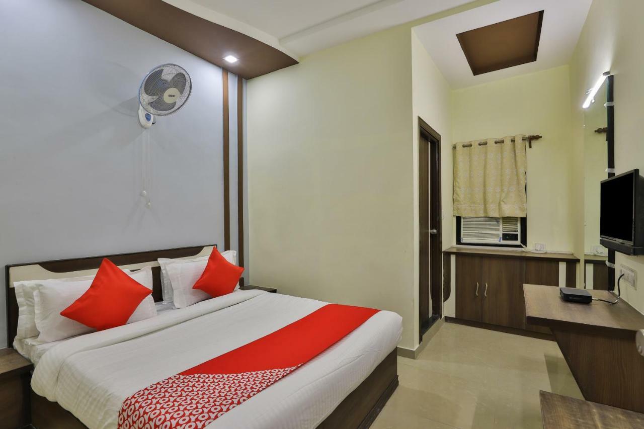 Oyo Flagship 19003 Hotel Rudra Mahal Ахмедабад Екстериор снимка