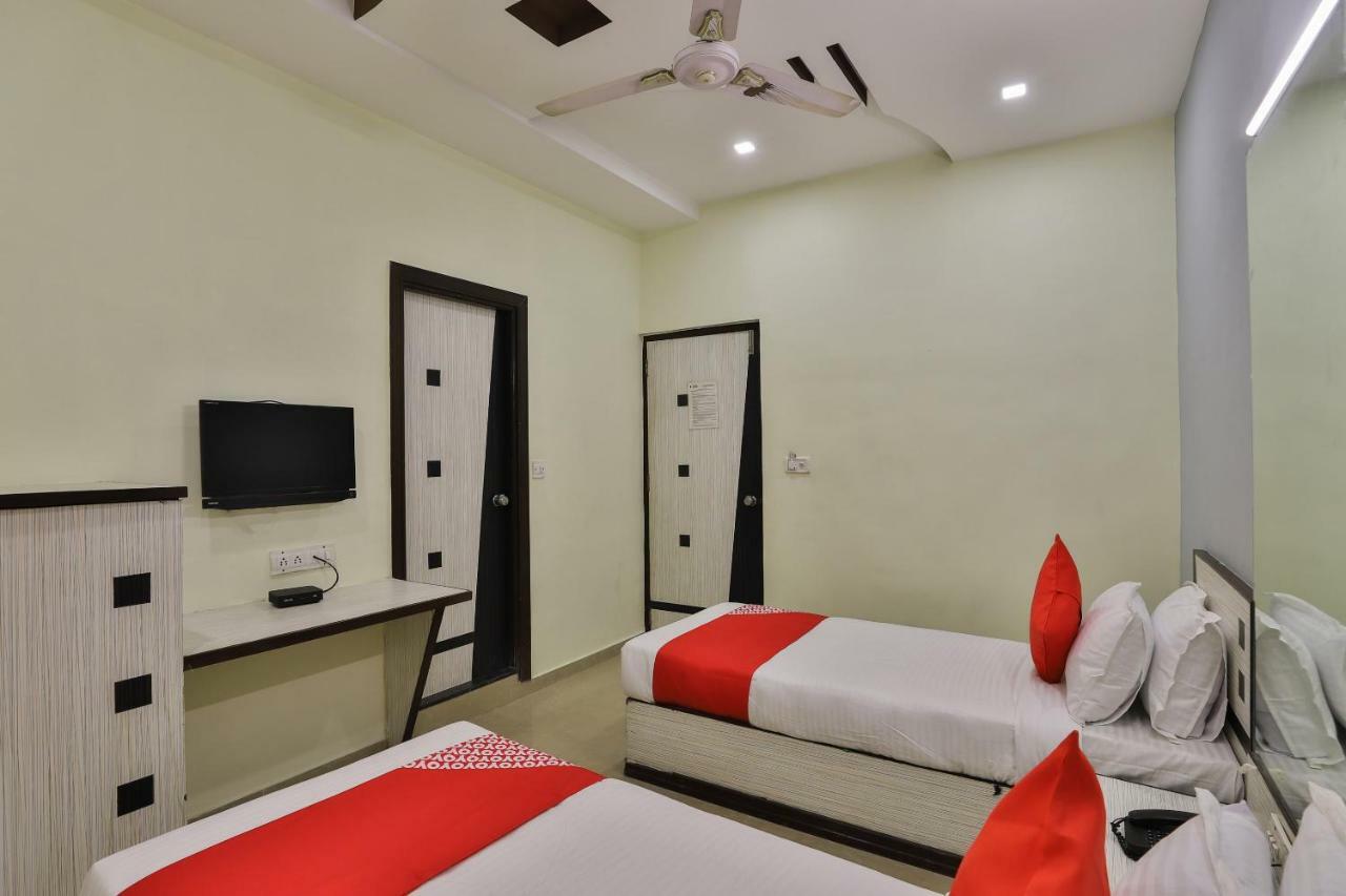 Oyo Flagship 19003 Hotel Rudra Mahal Ахмедабад Екстериор снимка